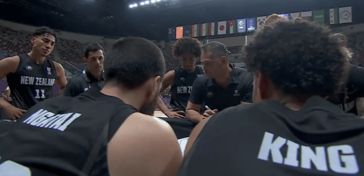 缩小到了两, 中国男篮也 缩小到了两, 中国男篮也