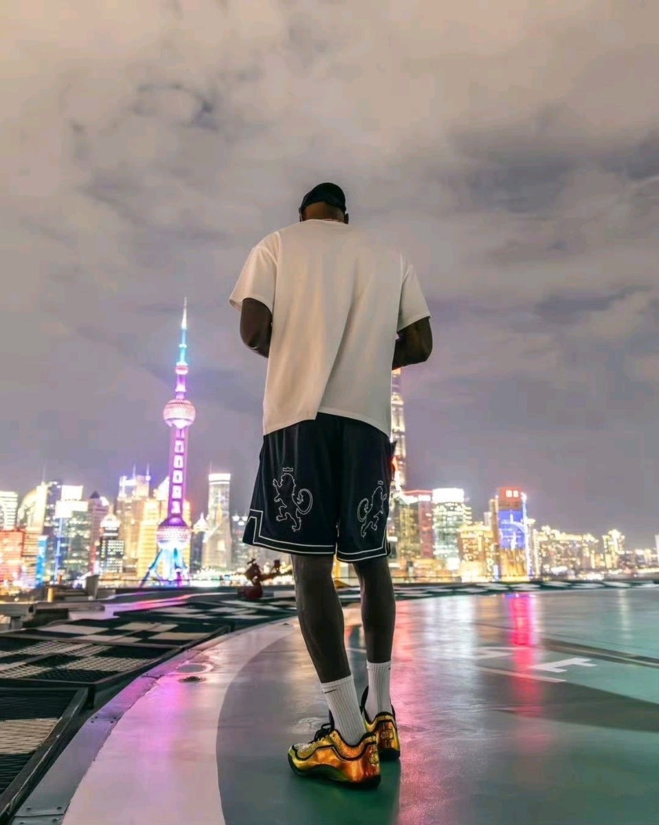 期待, o更新社媒, 他还前往成