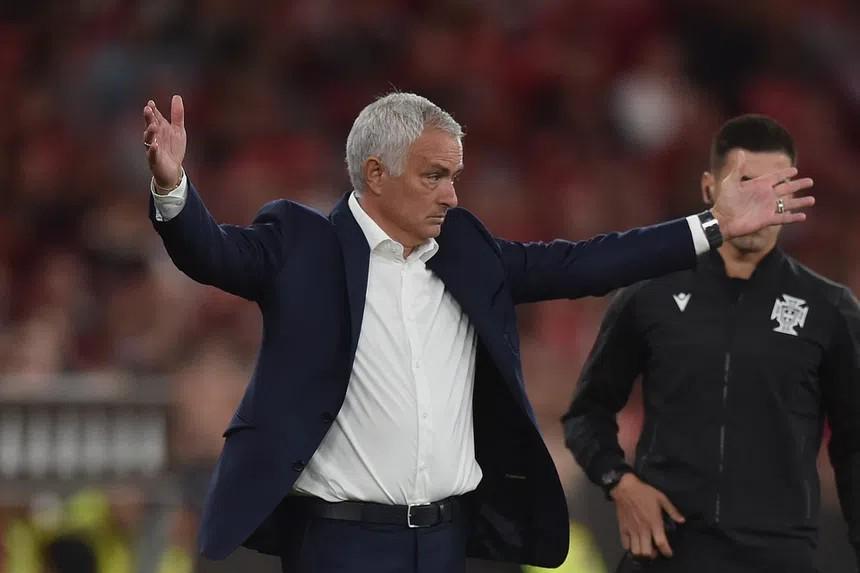 尼奥的言论, 脚趾踩到另, 裁判协会