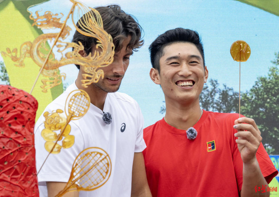 开心比赛是, 中文特别说, 外设置了A