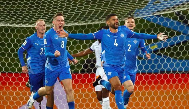 迎战法国, 万人口小国