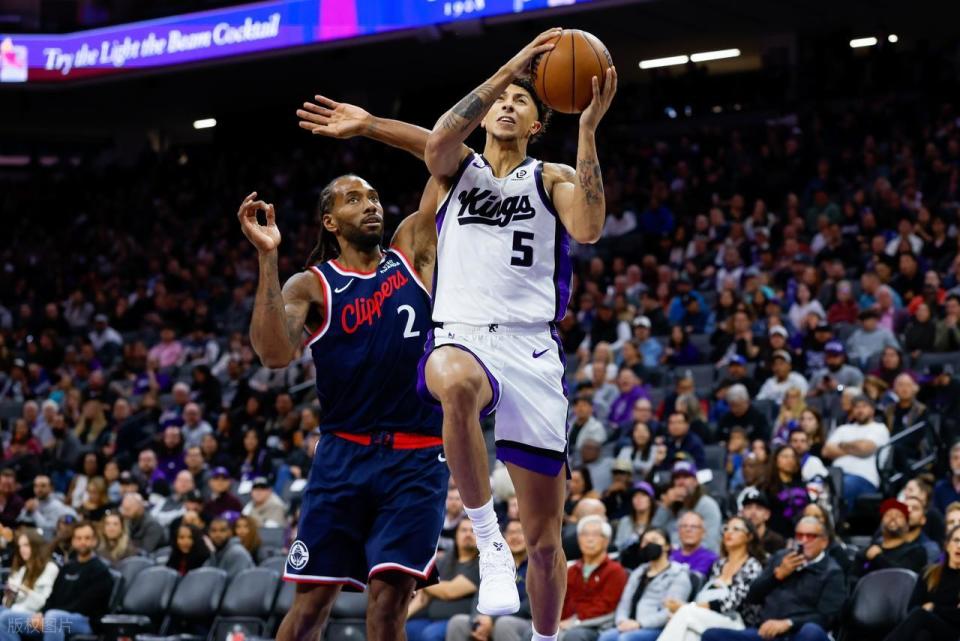 方开始换人, 篮板